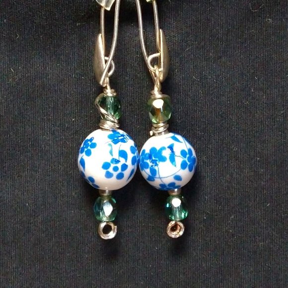 CCLHMHLLC Wired Jewellery Designs - Picture 1 of 4